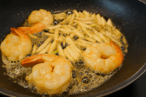 креветки и чеснок